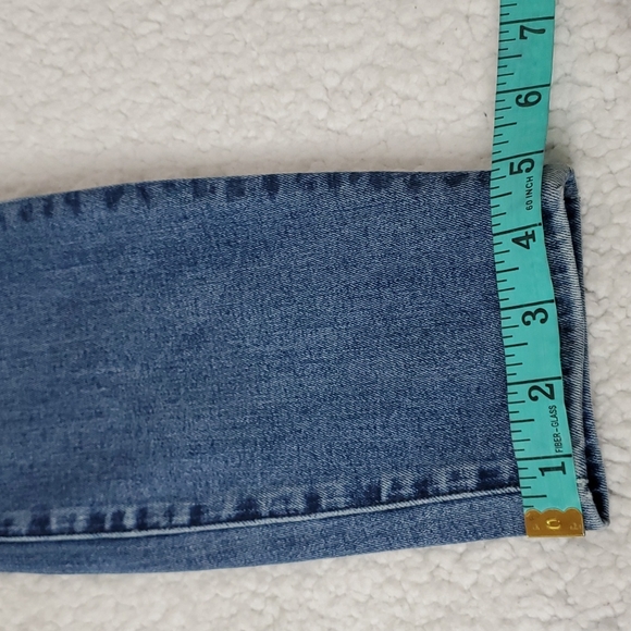 Good American Good Waist Frayed Waist Jeans - Picture 12 of 12